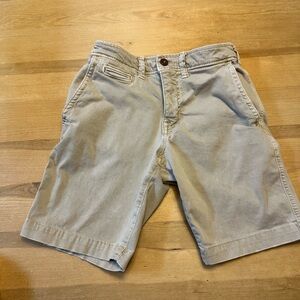 American Eagle Men's Classic 10" Khaki Shorts
Extreme Flex (Size 26)